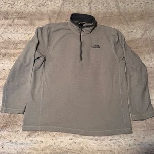 The North Face light gray men's fleece 1/4 zipper closure sweatshirt size L